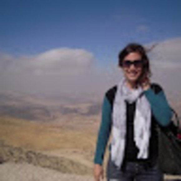 Meet your Posher, Katie - Picture 1 of 1